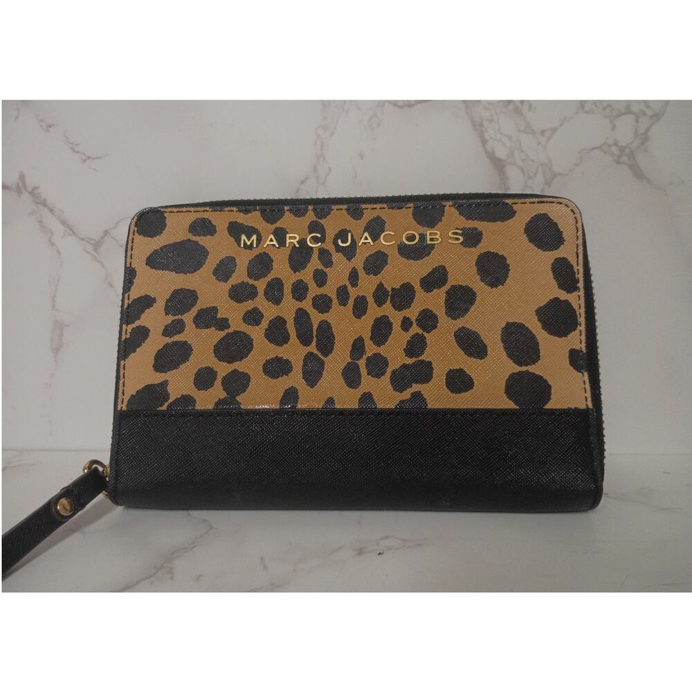 MARC JACOBS Leopard Print Black Saffiano Leather Wristlet - NWOT